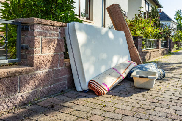 Best Garage Cleanout  in Combee Settlement, FL